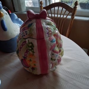 Easter egg cookie jar